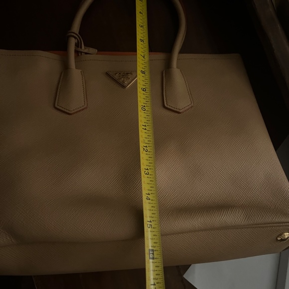 Prada Double Tote in Tan Saffiano Leather - Picture 3 of 10